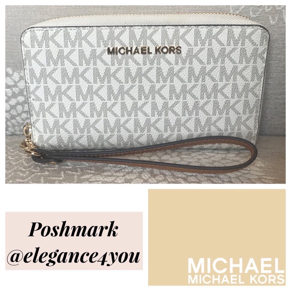 Michael Kors Handbags - ✨MICHAEL KORS✨Authentic Vanilla Wallet/Wristlet